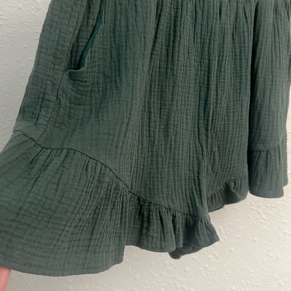 Green High-Waisted Ruffle Shorts - Picture 2 of 4